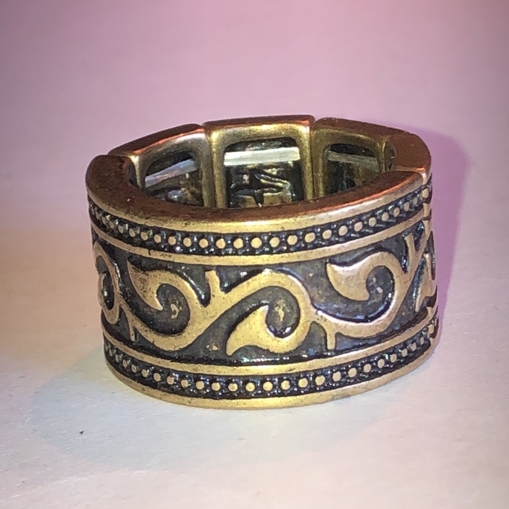 Antique Style Swirl Pattern Wide Band Ring in Aged Gold Tone